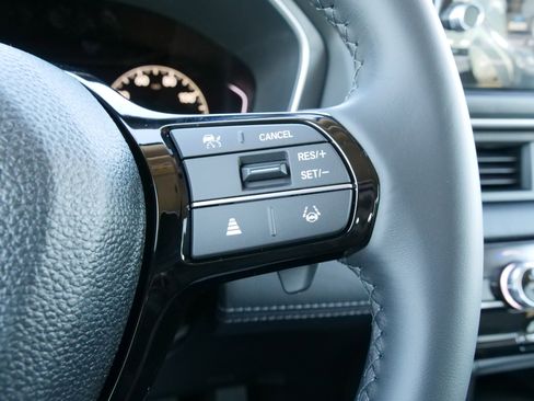 New 2025 Honda Pilot Touring image 24