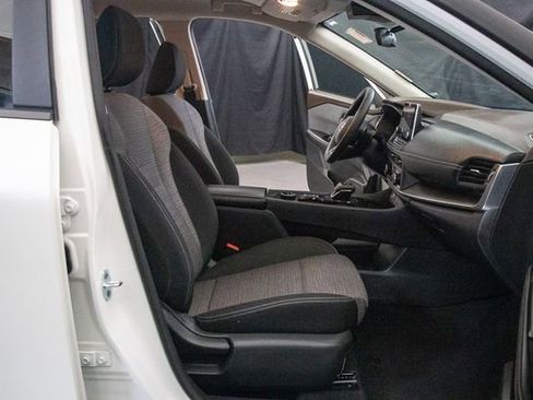 Used 2023 Nissan Rogue SV AWD/4WD image 16