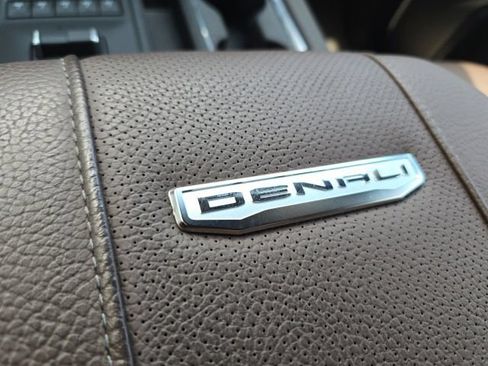 Used 2026 GMC Sierra 2500 Denali w/ Denali Reserve Package AWD/4WD image 17