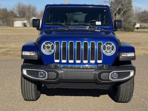 Used 2020 Jeep Wrangler Unlimited Sahara image 2
