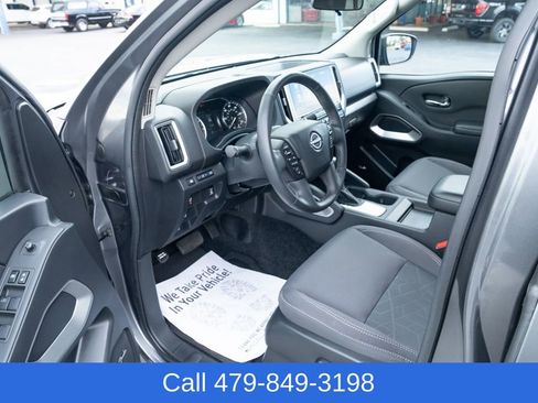 Used 2025 Nissan Frontier SV w/ SV Convenience Package image 15