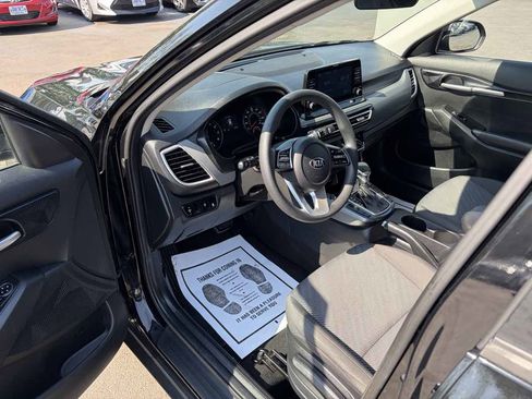 Used 2021 Kia Seltos LX AWD/4WD image 9