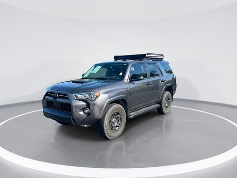 Used 2021 Toyota 4Runner Venture w/ Moonroof Package AWD/4WD image 5