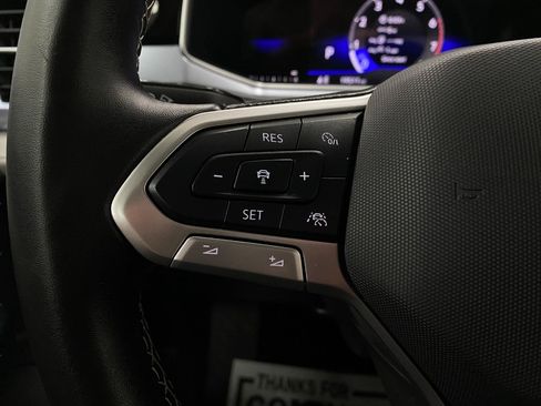 Used 2025 Volkswagen Taos SE image 15