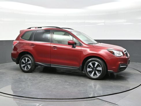 Used 2017 Subaru Forester 2.5i Premium w/ All-Weather Package AWD/4WD image 8