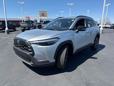 Used 2026 Toyota Corolla Cross XLE w/ Convenience Package image 3