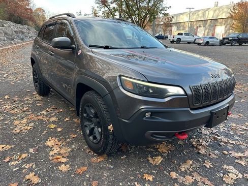 Used 2019 Jeep Cherokee Trailhawk w/ Cold Weather Group image 7
