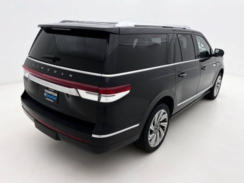 Used 2022 Lincoln Navigator L Reserve AWD/4WD image 7