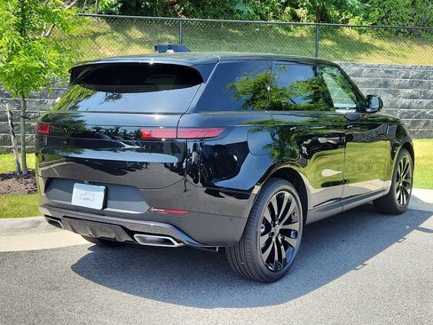 New 2026 Land Rover Range Rover Sport SE AWD/4WD image 2