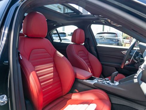 New 2025 Alfa Romeo Giulia w/ Veloce Package Rwd image 19