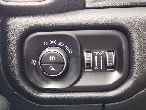 Used 2025 RAM 1500 Lone Star image 22