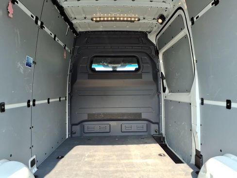 Used 2025 Mercedes-Benz Sprinter 2500 image 10