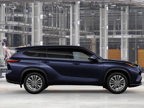 New 2026 Toyota Highlander Platinum image 12