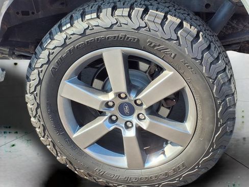 Used 2017 Ford F150 XLT w/ Equipment Group 302A Luxury AWD/4WD image 8
