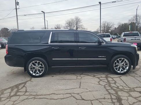 Used 2020 GMC Yukon XL Denali w/ Denali Premium Package image 20