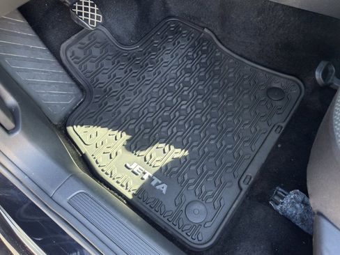 Used 2021 Volkswagen Jetta R-Line image 20