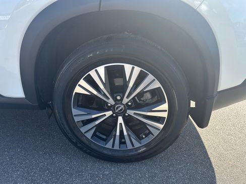 Used 2023 Nissan Rogue SV image 26