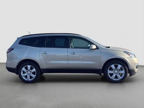 Used 2017 Chevrolet Traverse LT w/ Style and Technology Package image 7
