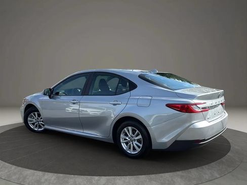 Used 2025 Toyota Camry LE FWD image 4