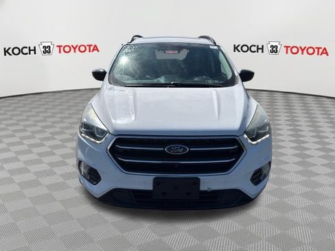 Used 2017 Ford Escape SE w/ Equipment Group 201A AWD/4WD image 2