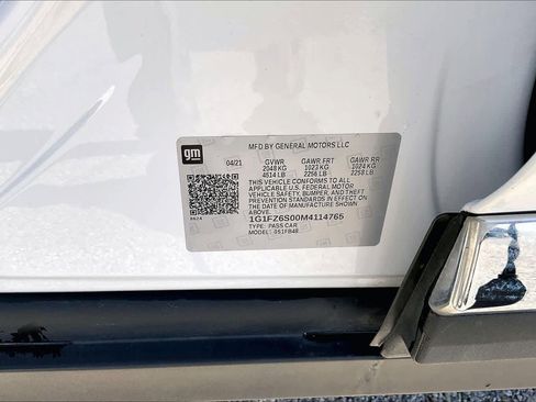 Used 2021 Chevrolet Bolt Premier w/ Infotainment Package image 34