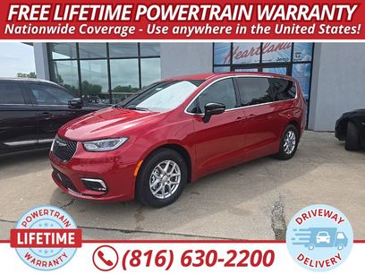 New 2025 Chrysler Pacifica Select