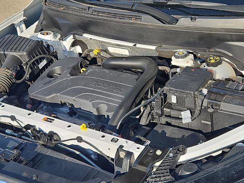 Certified 2024 GMC Terrain SLT image 27