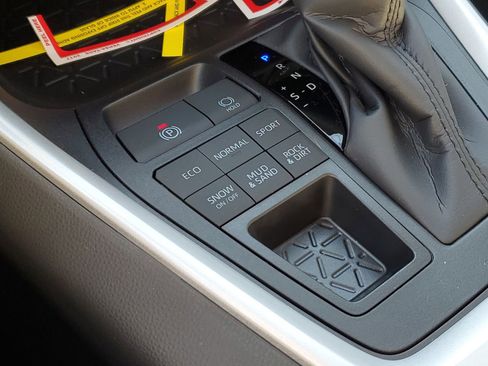 Certified 2025 Toyota RAV4 XLE w/ Convenience Package image 33