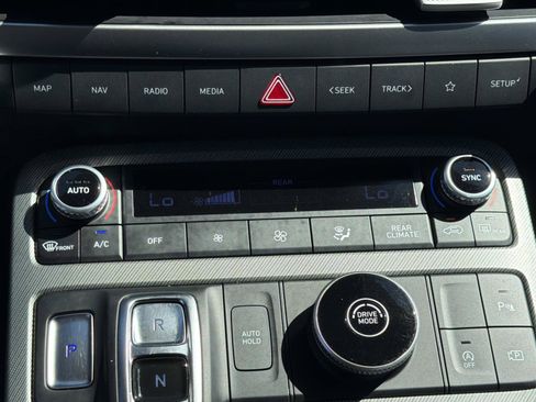 Used 2024 Hyundai Palisade SEL FWD image 14