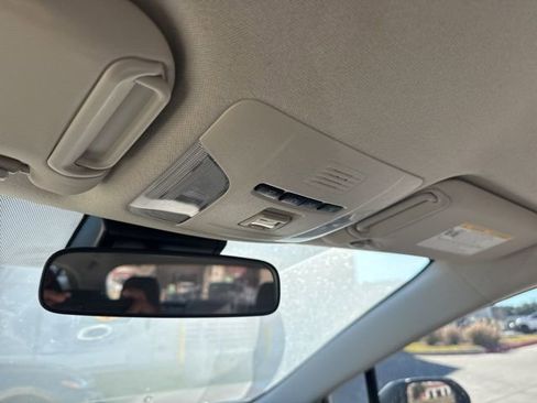 Used 2021 Toyota Corolla LE image 14