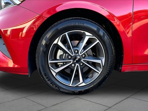 Used 2024 Kia Forte LXS w/ LXS Technology Package FWD image 11