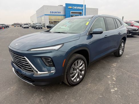 Used 2025 Buick Enclave Preferred image 9