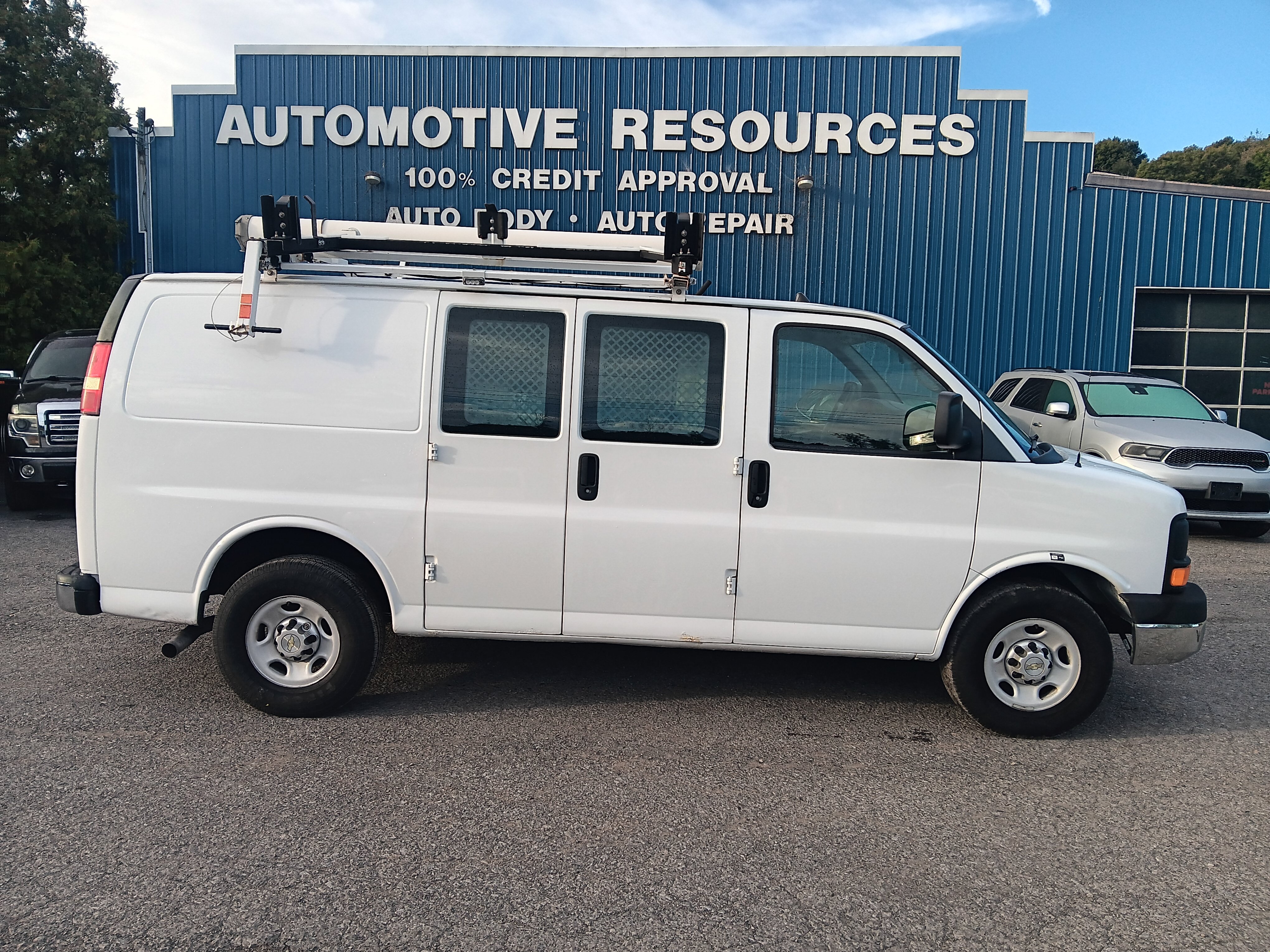 Used 2014 Chevrolet Express 2500 RWD image 6