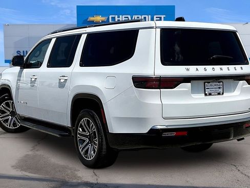 Used 2024 Jeep Wagoneer L Series II RWD image 11