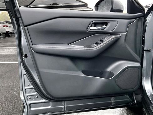 New 2026 Nissan Rogue SV image 10