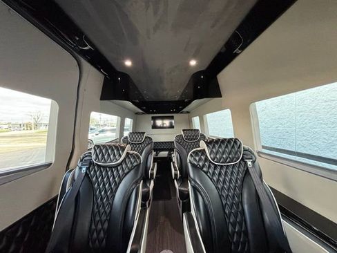 Used 2016 Mercedes-Benz Sprinter 2500 image 2