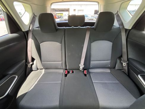 Used 2025 Kia Soul LX w/ LX Technology Package FWD image 36