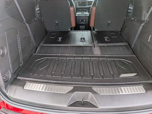 Used 2023 GMC Yukon Denali Ultimate w/ LPO, Floor Liner Package AWD/4WD image 32