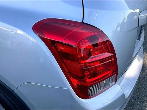 Used 2021 Chevrolet Trax LS w/ Tint and Cruise Package FWD image 28