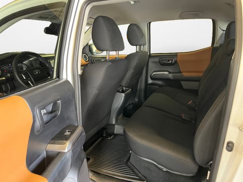 Used 2019 Toyota Tacoma SR5 image 16