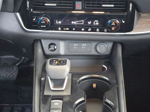 Certified 2025 Nissan Rogue Platinum image 19