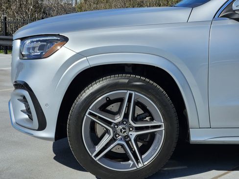 Certified 2025 Mercedes-Benz GLS 450 4MATIC image 10