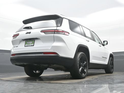 Used 2023 Jeep Grand Cherokee L Laredo AWD/4WD image 33