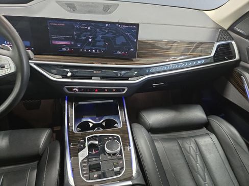 Used 2025 BMW X7 xDrive40i image 26