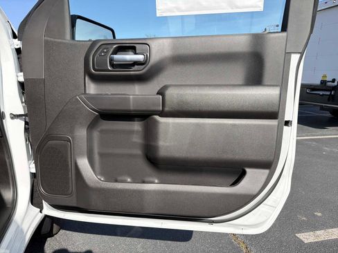 New 2026 GMC Sierra 1500 Pro w/ Convenience Package image 17