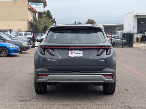 New 2025 Hyundai Tucson Limited image 3