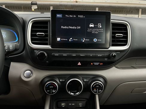 Used 2025 Hyundai Venue SEL image 26