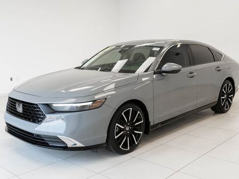 Used 2024 Honda Accord Touring image 6