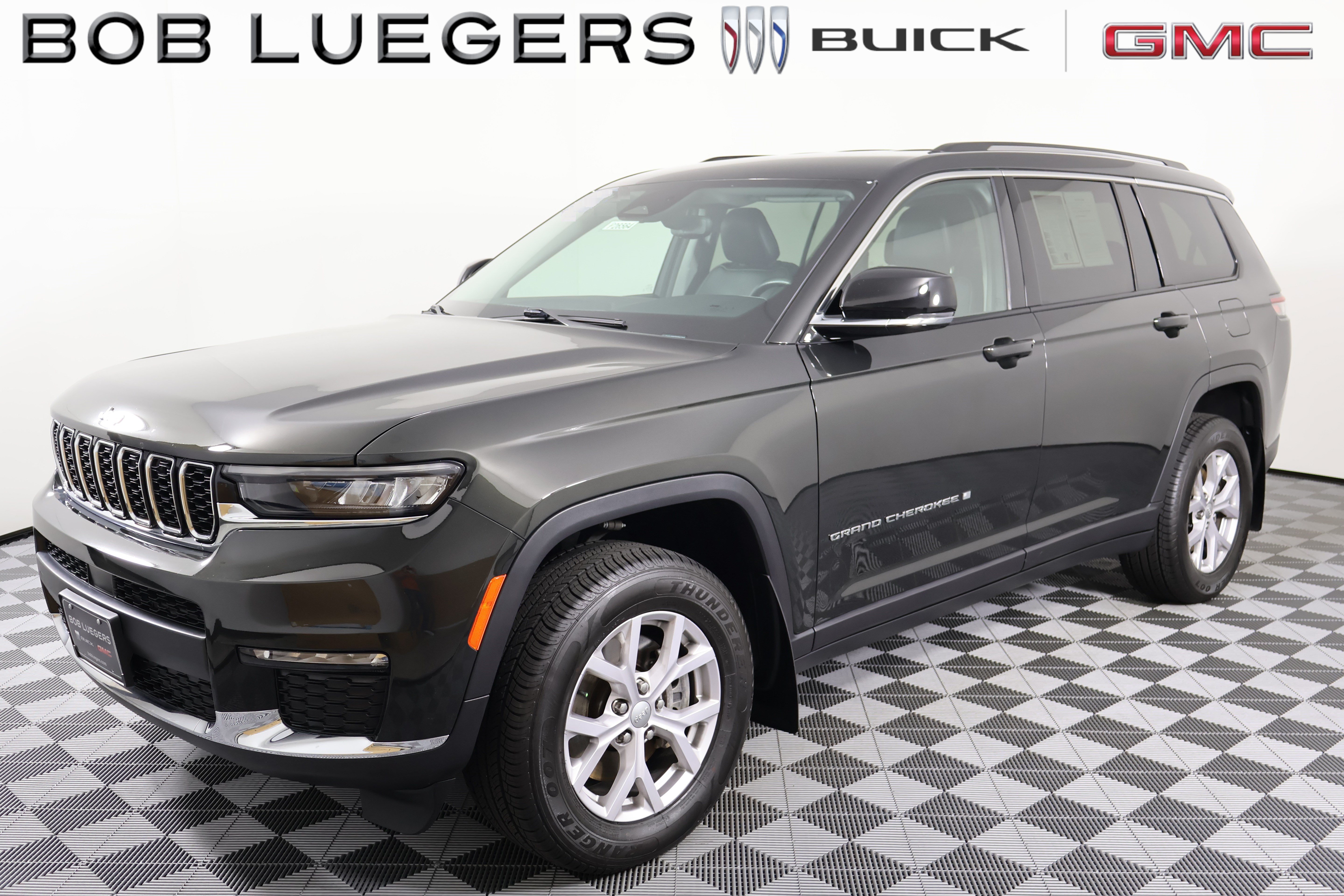Used 2022 Jeep Grand Cherokee L Limited AWD/4WD image 4