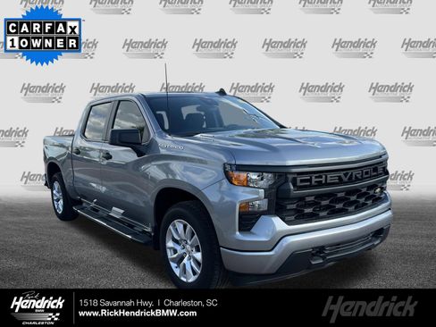Used 2025 Chevrolet Silverado 1500 Custom image 1